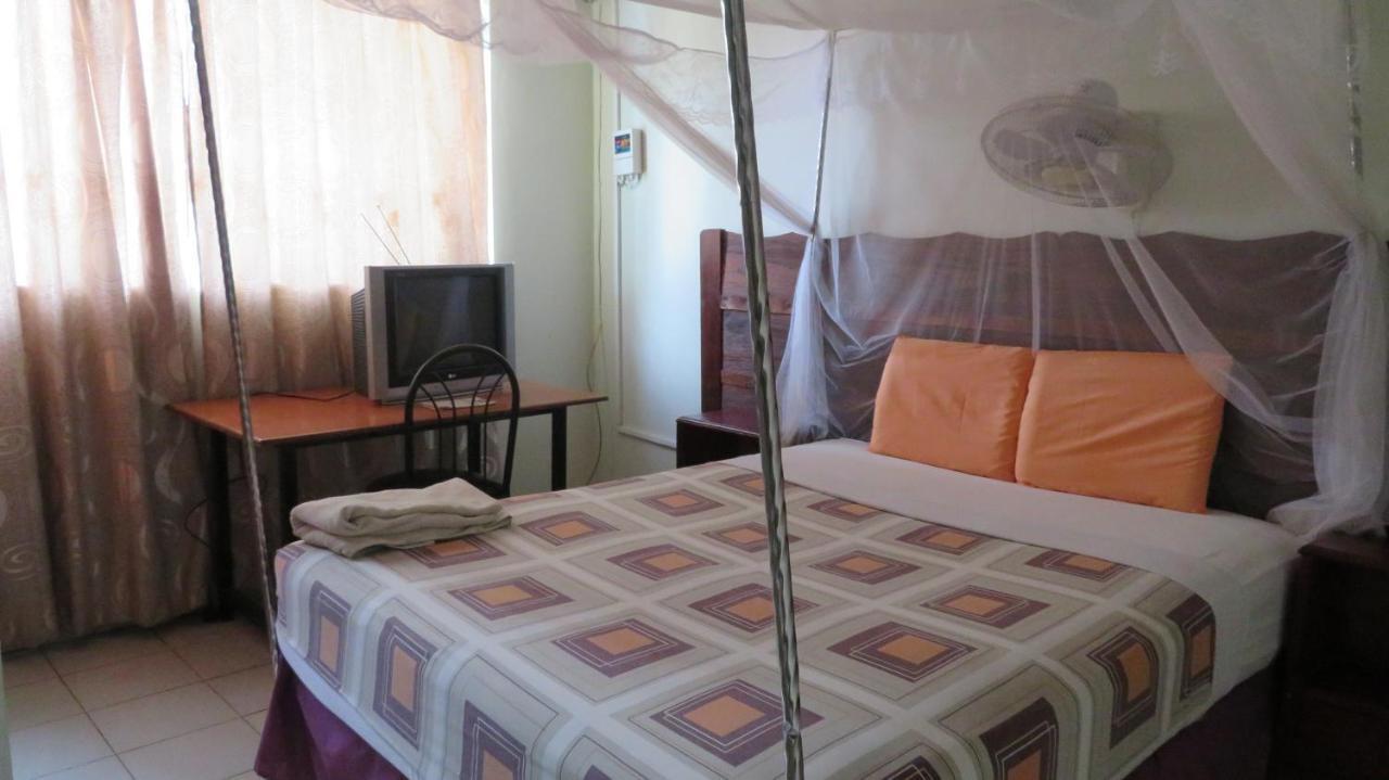 Global Village Hotel Pakwach Eksteriør bilde